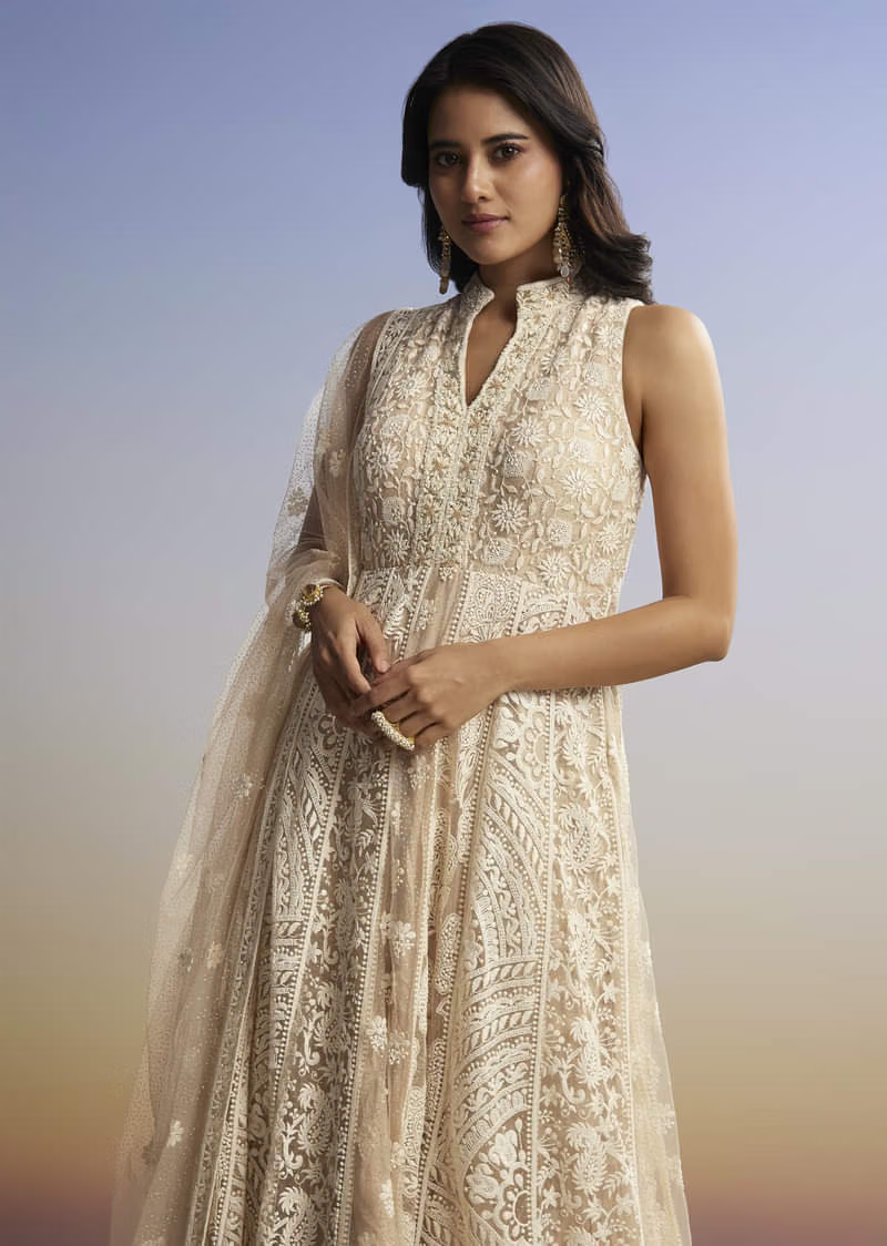 Ethereal Ivory Elegance π€πΏ